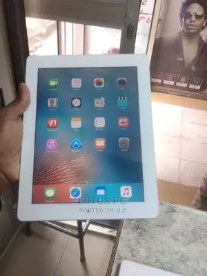 Apple iPad 2 Wi-Fi 16 GB Silver