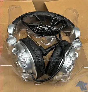 Behringer Hpx2000 Studio and DJ Headphone