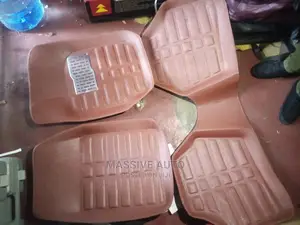 Universal 4 D Car Floor Mats