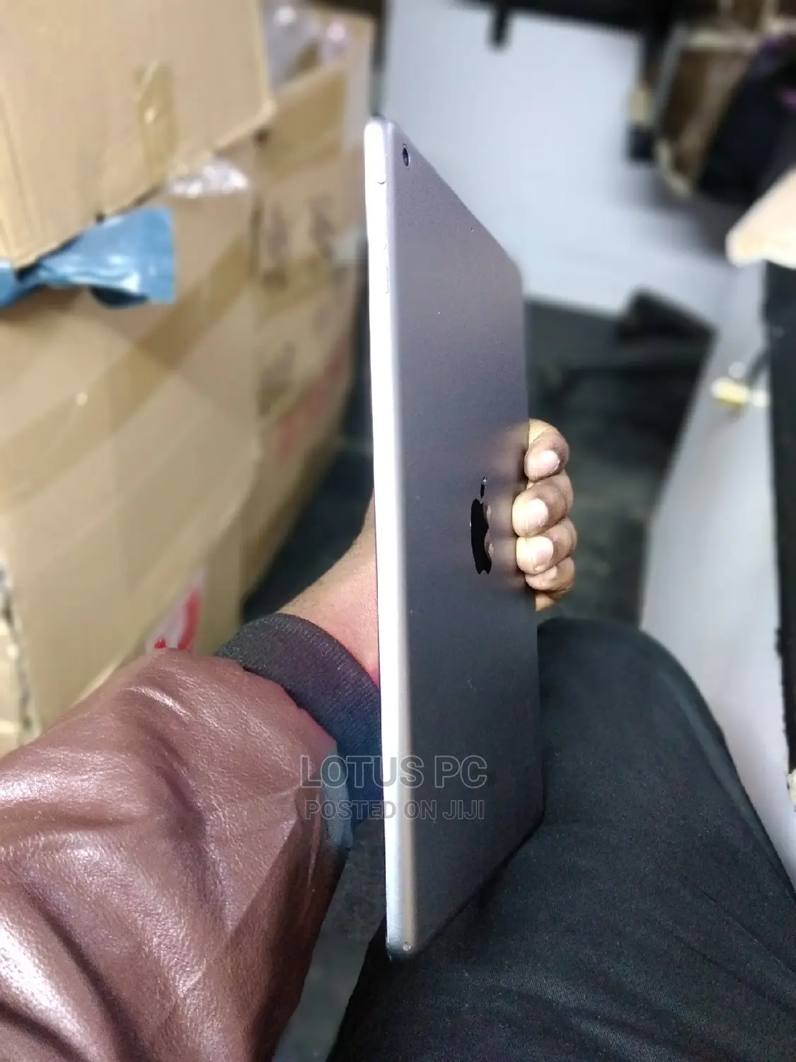 Apple iPad Wi-Fi 32 GB Gray