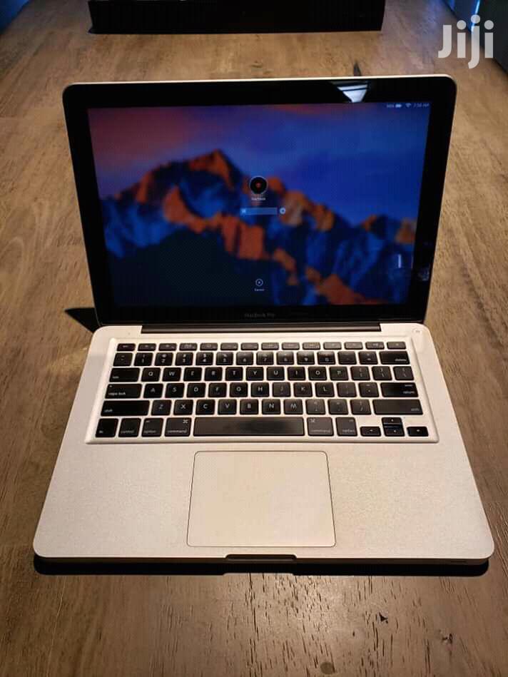 Laptop Apple MacBook Pro 4GB Intel Core i5 HDD 500GB