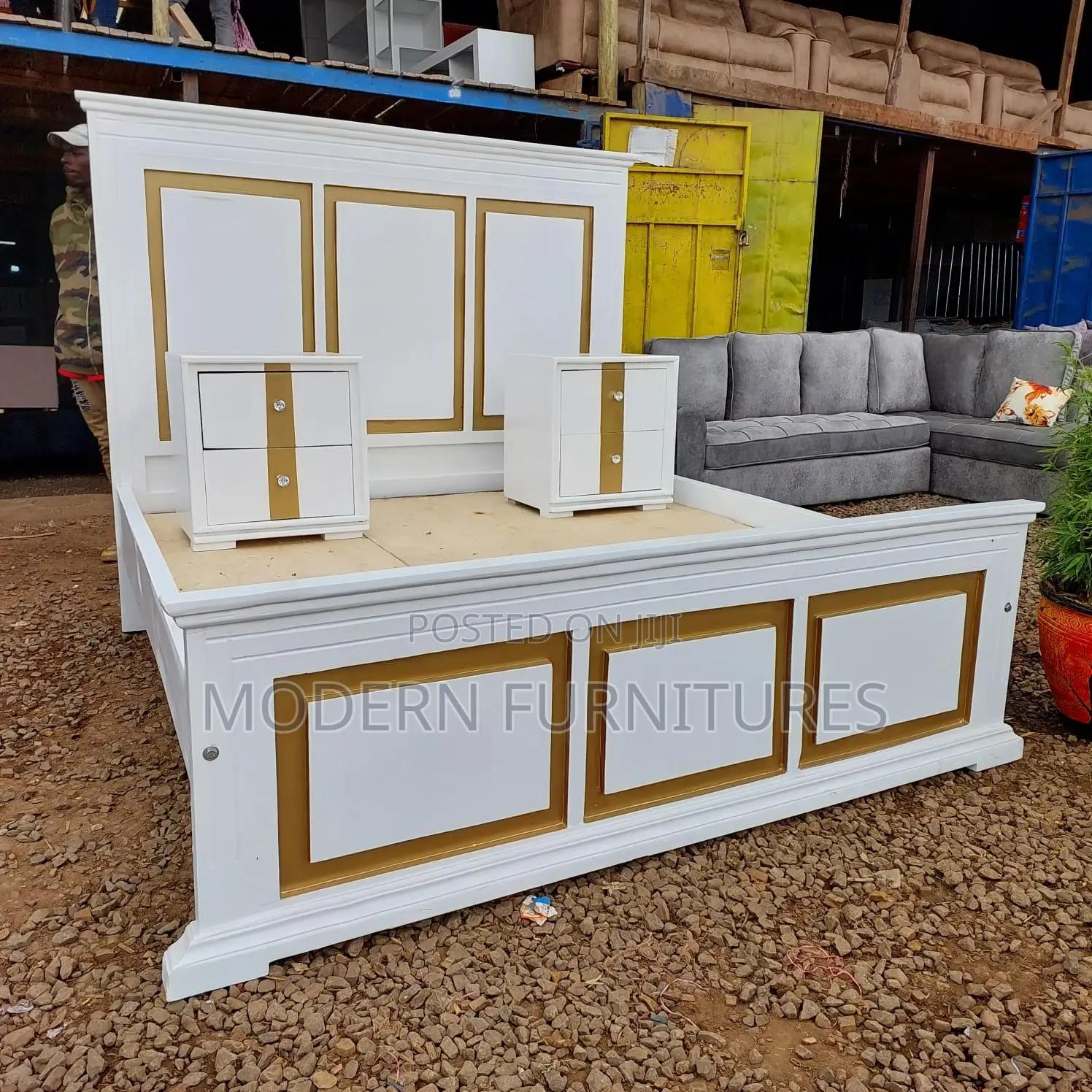5/6 Bed Plus 2 Side Drawers