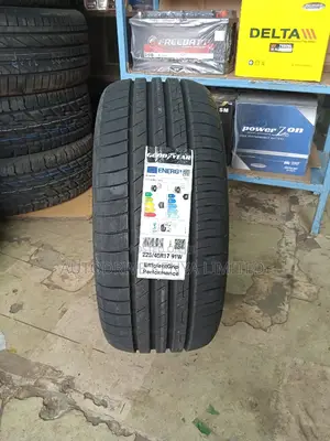 225/45r17 Goodyear Tyre