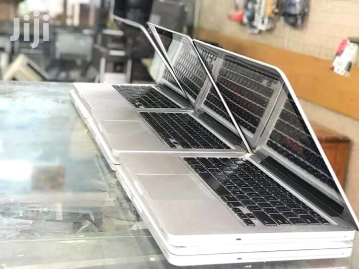 Laptop Apple MacBook Pro 4GB Intel Core i5 HDD 500GB