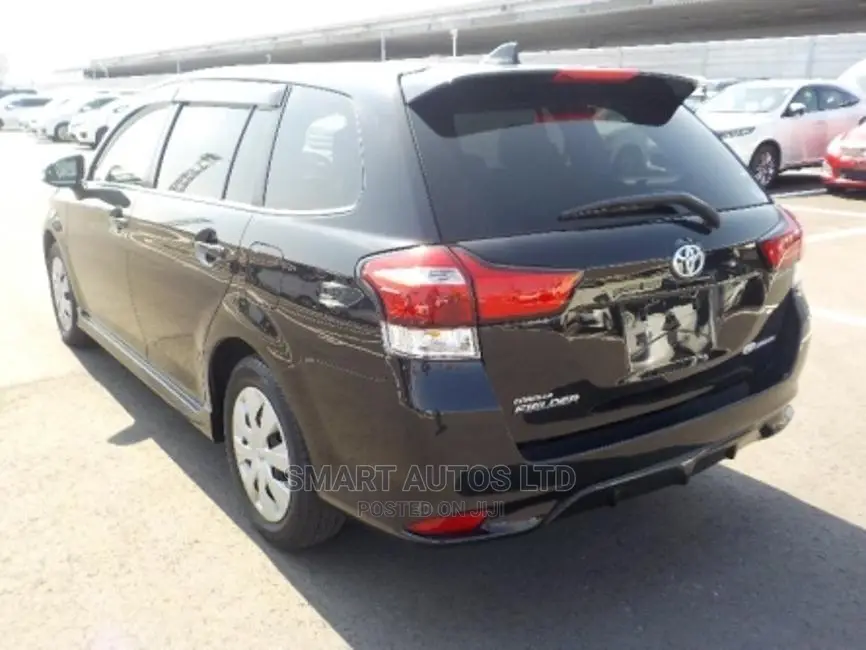 Toyota Corolla Fielder 2017 Black