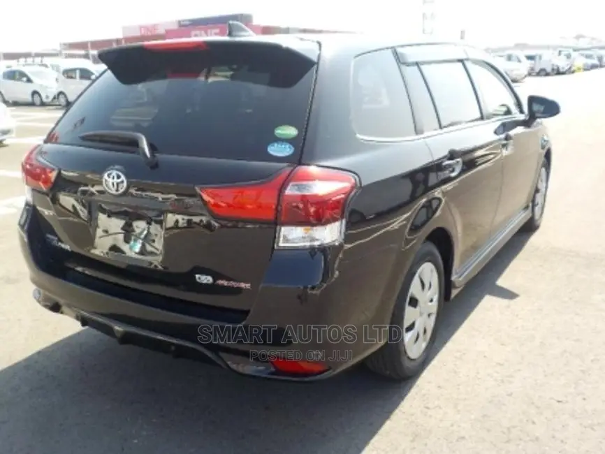 Toyota Corolla Fielder 2017 Black