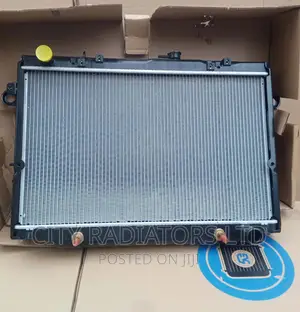 Toyota Landcruiser HDJ101 Radiator.