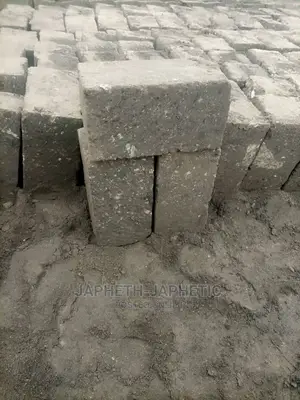 Machine Cut Stones/Ndarugu*🛖🏢