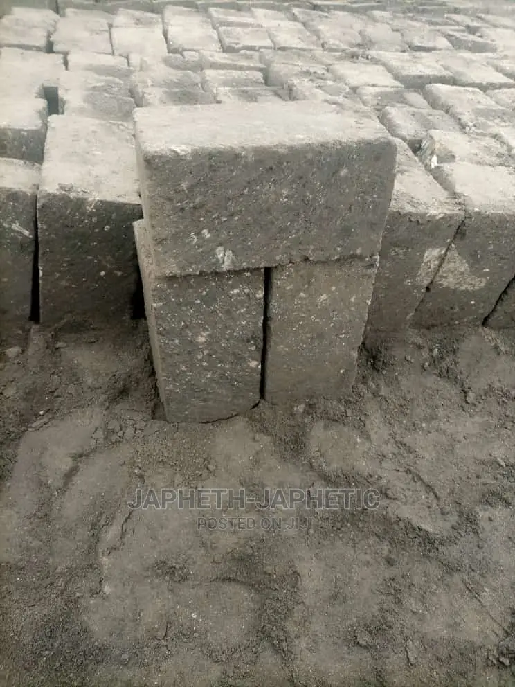 Machine Cut Stones/Ndarugu*🛖🏢