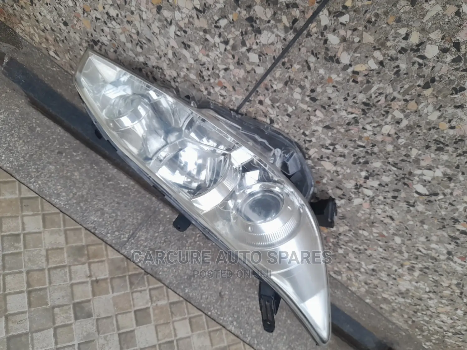 Wish 2008-2016 Headlight