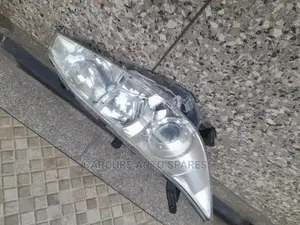 Wish 2008-2016 Headlight