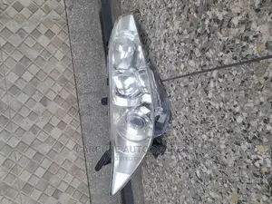 Wish 2008-2016 Headlight