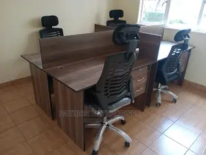 Morden 4 Way Workstation Plus High Back Swivel Chairs