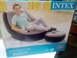Inflatable Seat With Free Pump