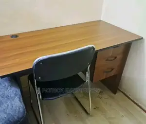 1.2 Mtrs Office Desk Plus Study Chairs