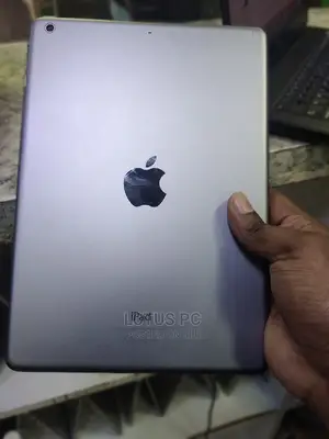 Apple iPad Air 32 GB Gray