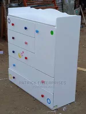Morden Baby Chest of Drawers 4 by 4 Fitts