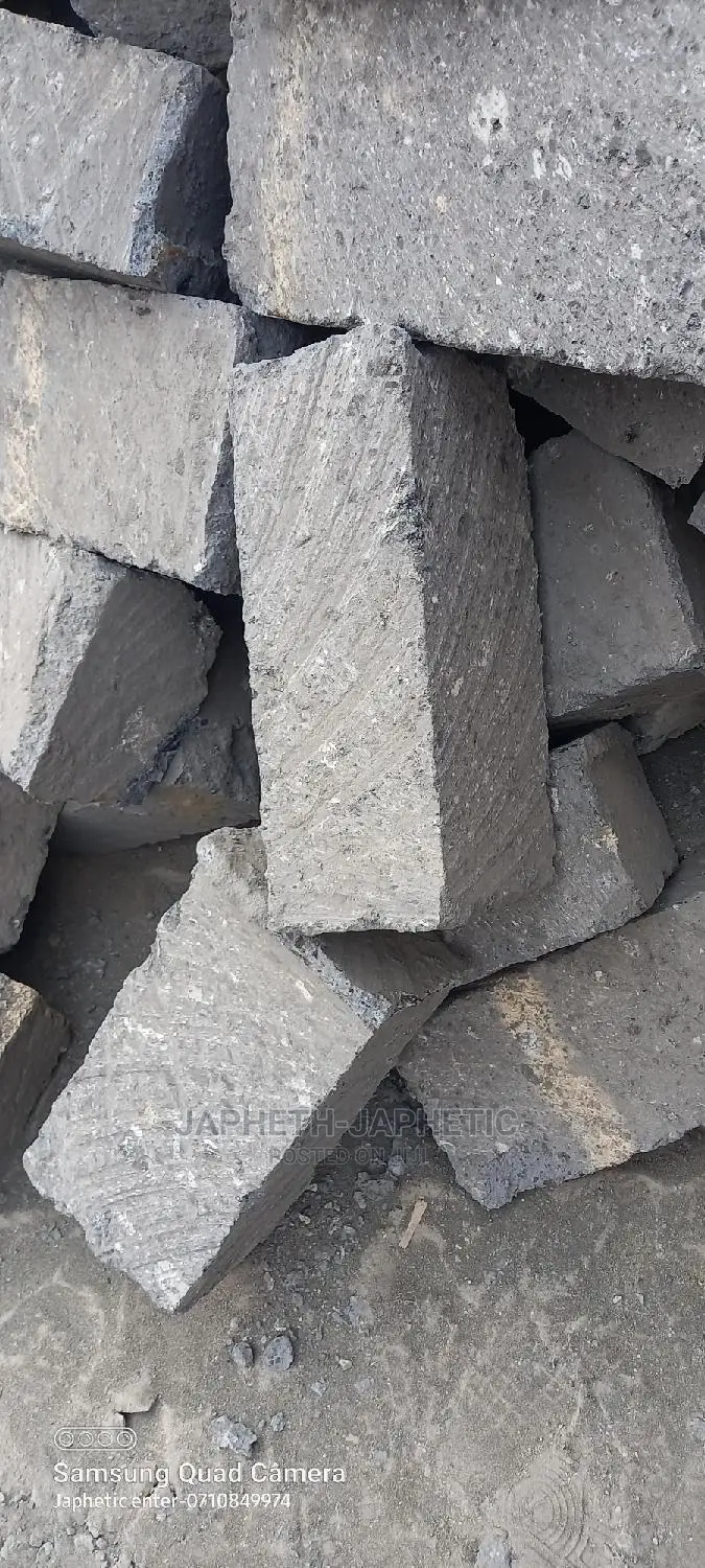Machine Cut Stones Size,4*,6* 9*