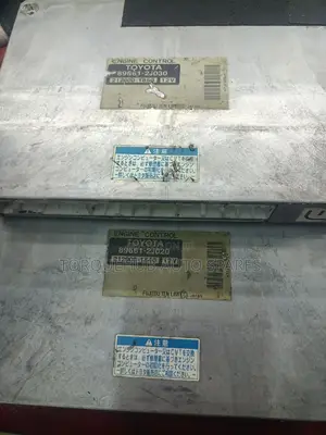 Toyota Voxy 2004 1AZ Engine Computer