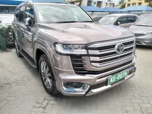 Toyota Land Cruiser 3.5 V6 2022 Gold