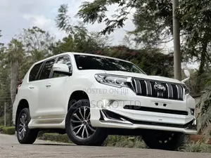 Toyota Land Cruiser 2017 White