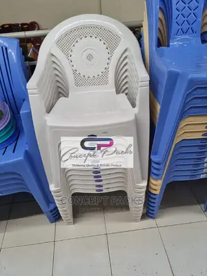 Kenpoly White Chair With Arms
