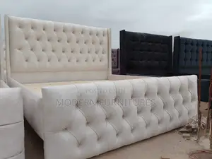 6/6 Tufted Bed