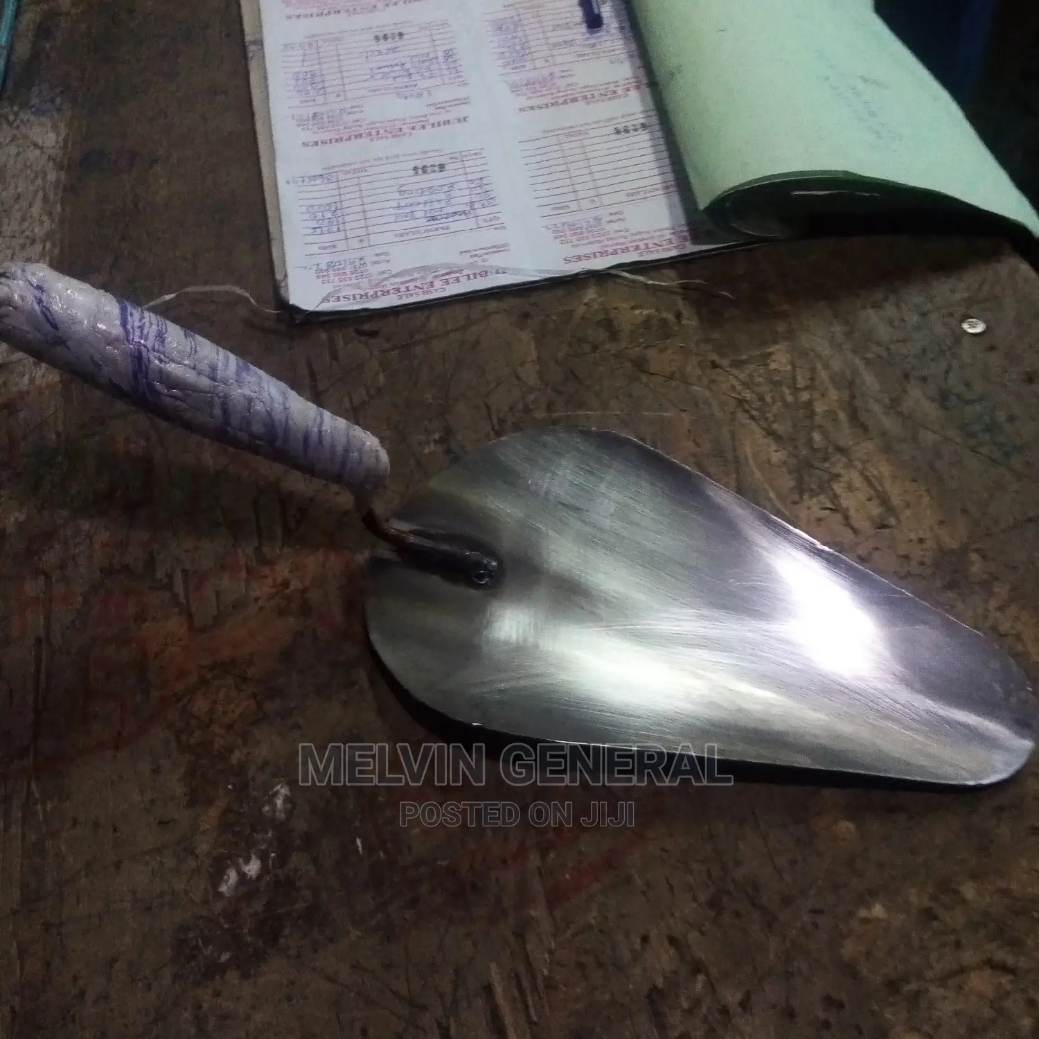 Medium Juakali Trowel
