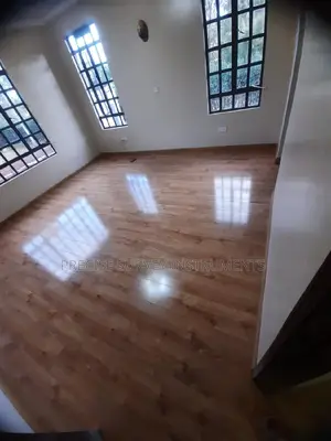 Interlocking Spc Floor Tiles