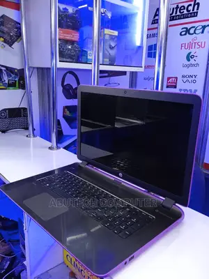 Laptop HP Pavilion 17 4GB AMD A6 HDD 750GB