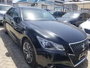 Toyota Crown 2015 Black
