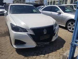 Toyota Crown 2014 Off White