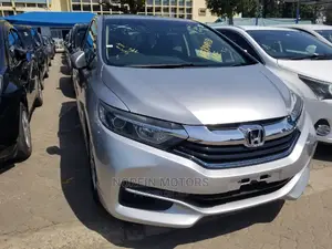 Honda Shuttle 2015 Silver