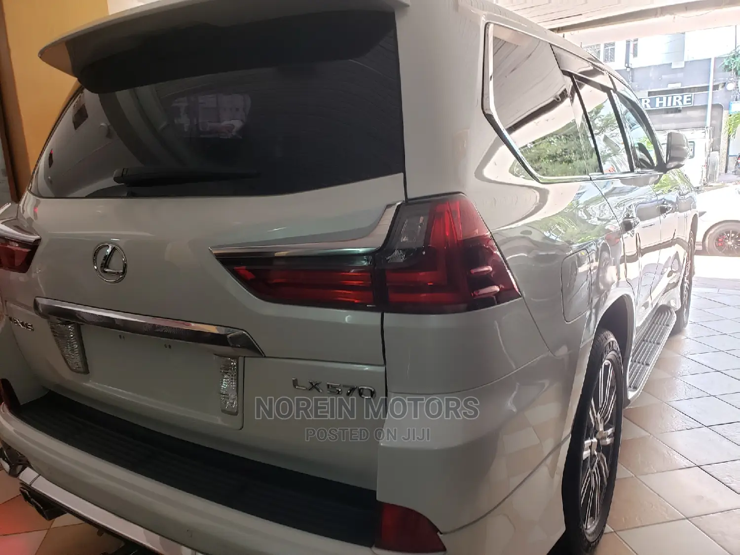 Lexus LX 2018 White