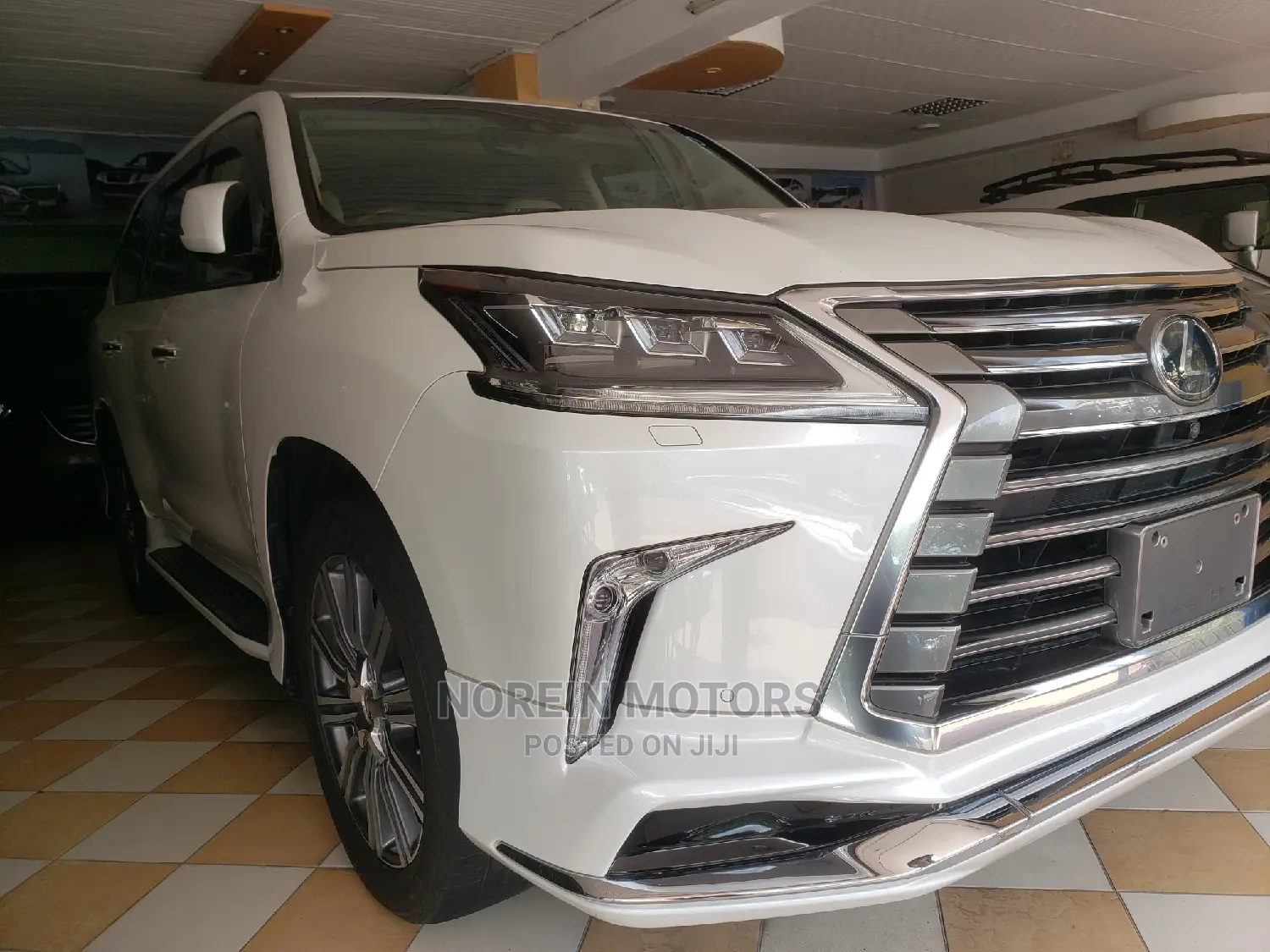 Lexus LX 2018 White