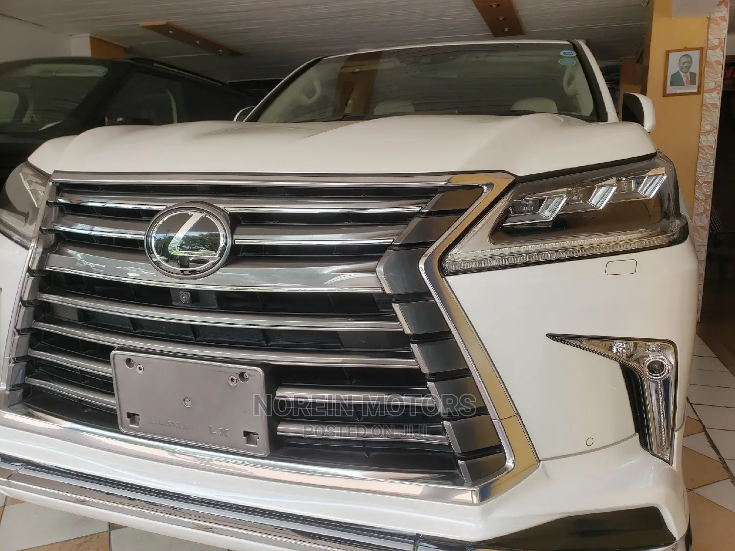 Lexus LX 2018 White