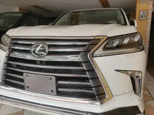 Lexus LX 2018 White