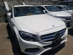 Mercedes-Benz C200 2014 Off White