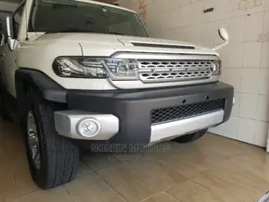 Toyota FJ Cruiser 2015 Off White