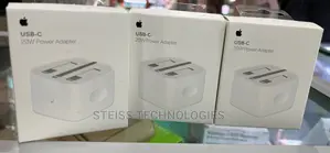 Apple 20w-Power Adapter.