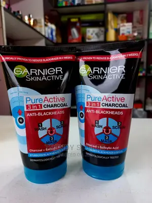 Garnier Skin Active Pure Active 3 in 1 Charcoal