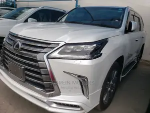 Lexus LX 2018 White