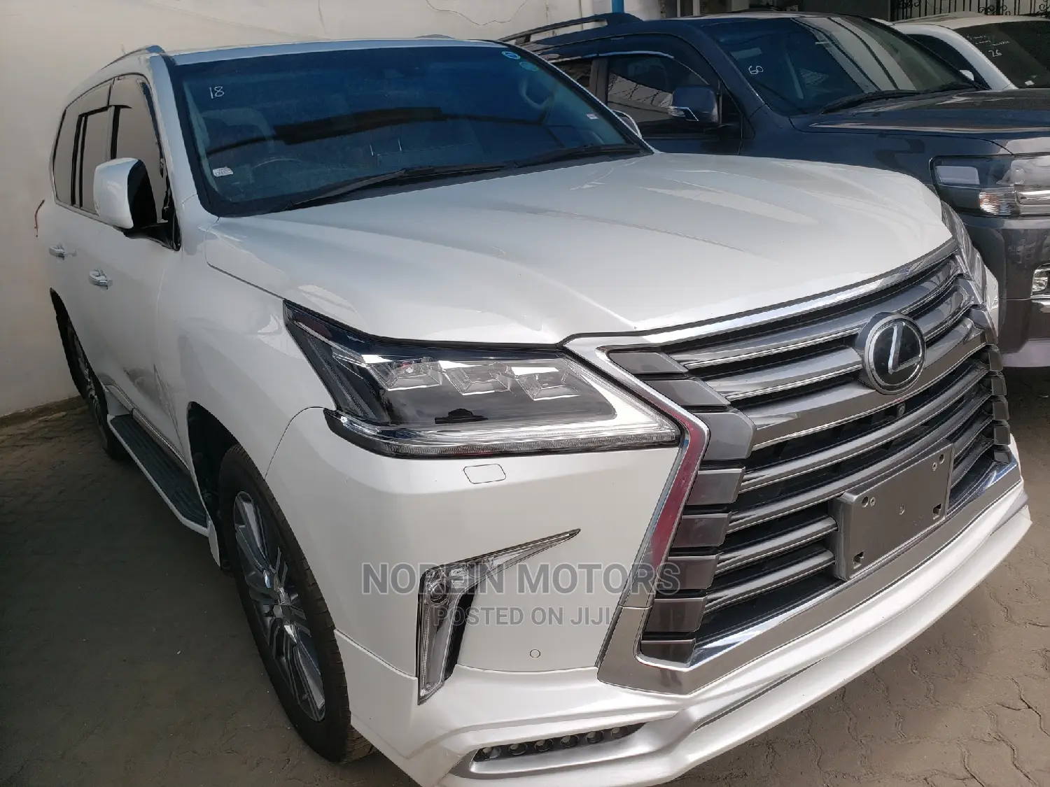 Lexus LX 2018 White