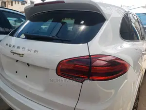 Porsche Cayenne 2017 White