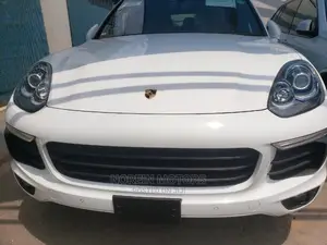 Porsche Cayenne 2017 White