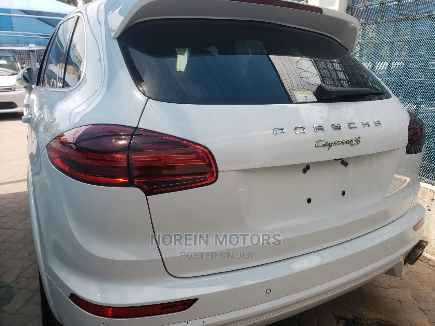 Porsche Cayenne 2017 White