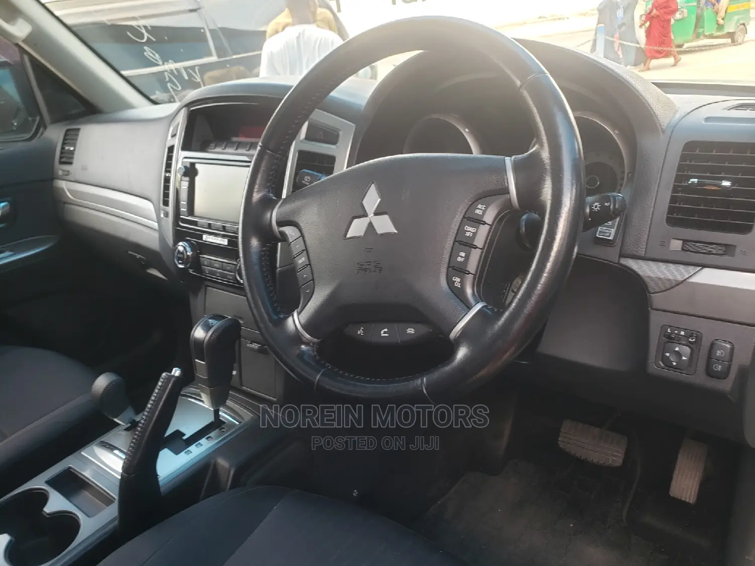Mitsubishi Pajero 2015 Off White