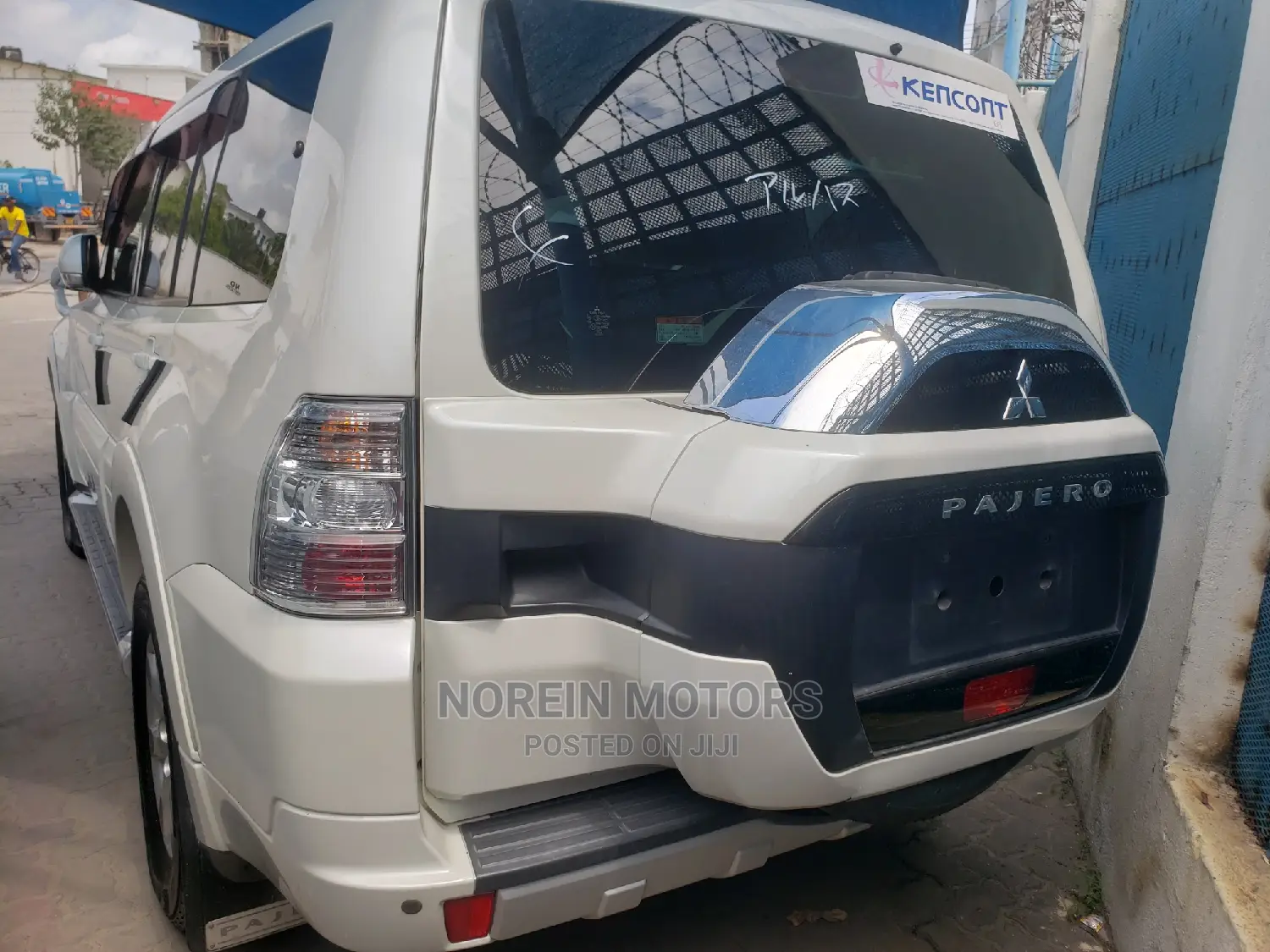 Mitsubishi Pajero 2015 Off White