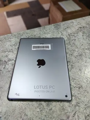 Apple iPad Air 32 GB Gray