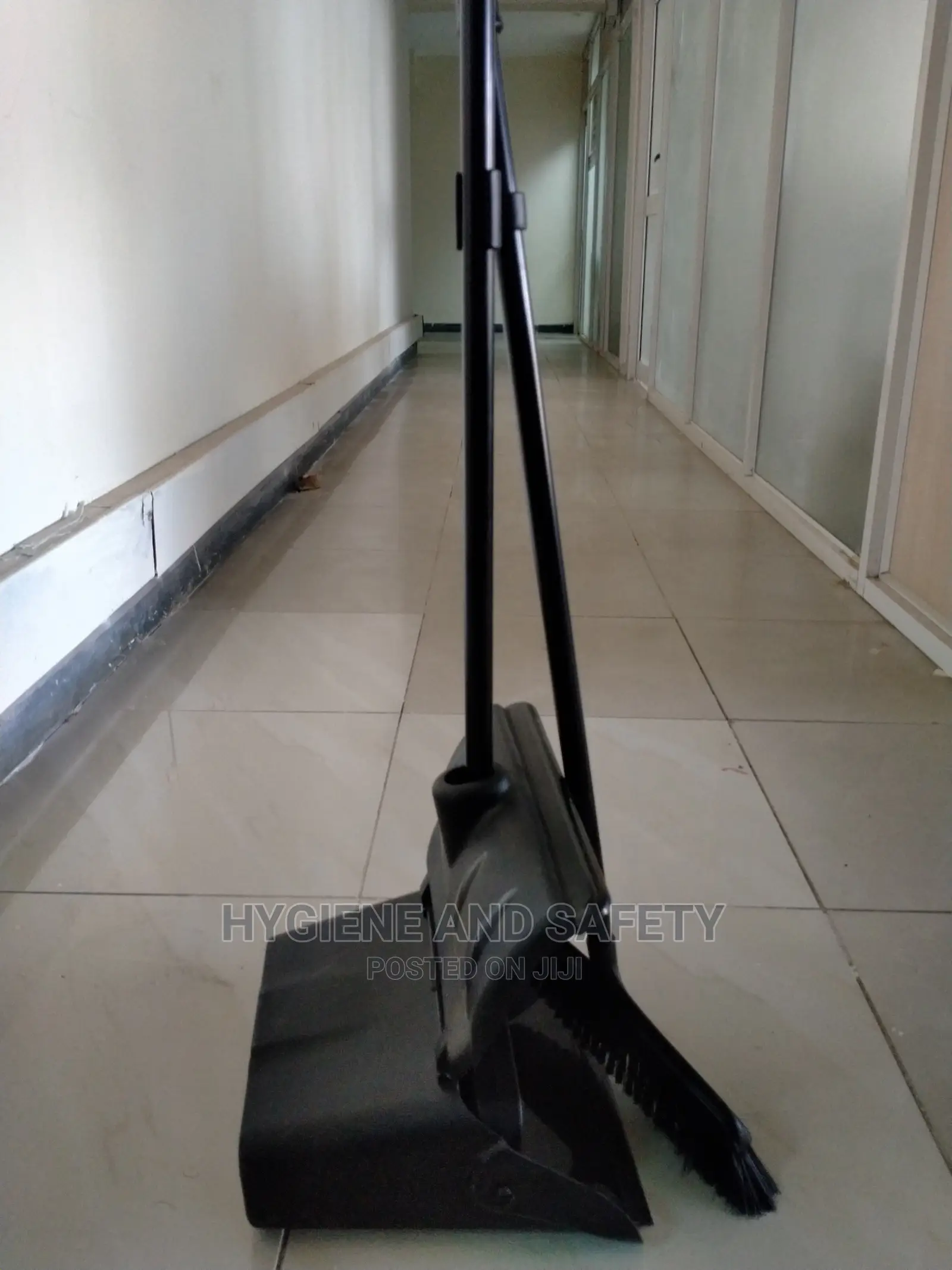 Lobby Dustpan